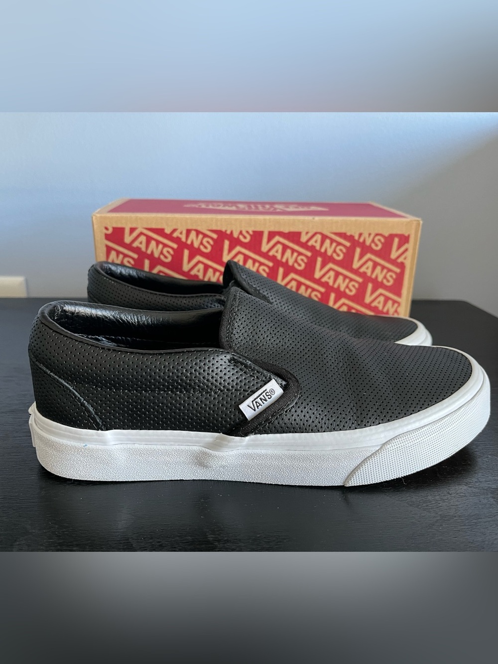 Vans Classic Slip Ons - Perf Leather